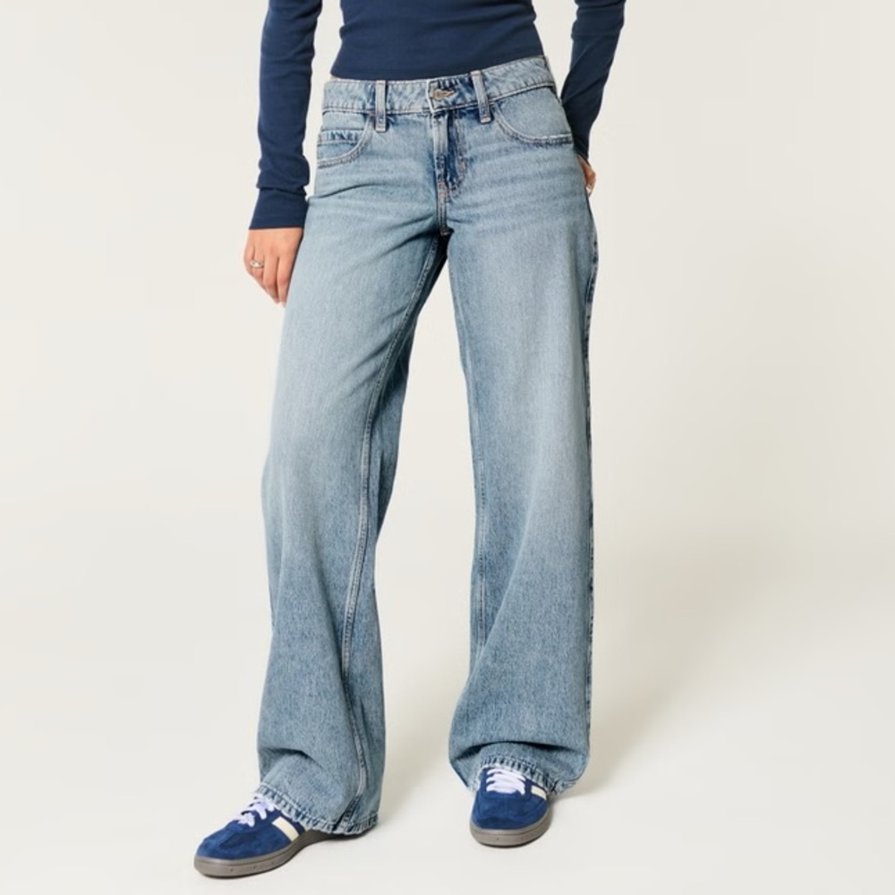 NWT Hollister Low-Rise Medium Wash Baggy Jeans 4 R